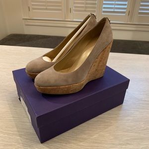 Stuart Weitzman Corkswoon in “Fossil Suede”